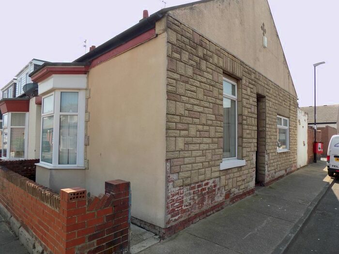 2 Bedroom End Of Terrace House To Rent In Fuller Road, Hendon, Sunderland, SR2