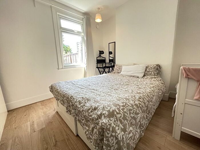 2 Bedroom Maisonette To Rent In Rosslyn Crescent, Harrow-On-The-Hill, Harrow, HA1