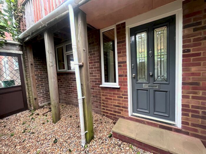 Studio To Rent In Hollington Park Road, St. Leonards-On-Sea, TN38