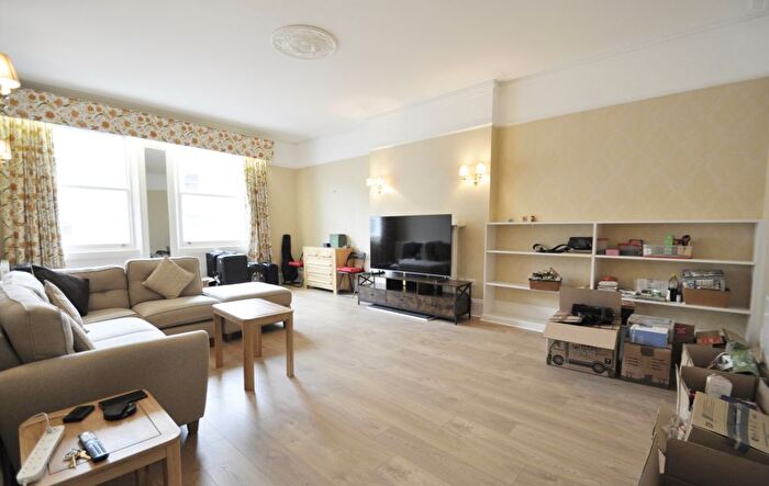4 Bedroom Flat To Rent In De Vere Gardens, London, W8