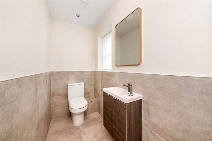 4 Bedroom Detached House For Sale In Station Road, Meltham, Holmfirth, HD9