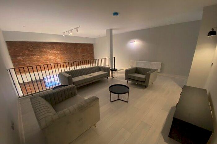 2 Bedroom Flat To Rent In Tobacco Warehouse, Liverpool, L3