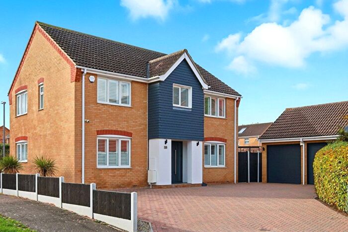 4 Bedroom Detached House For Sale In Laburnum Way, Rayleigh, Essex, SS6