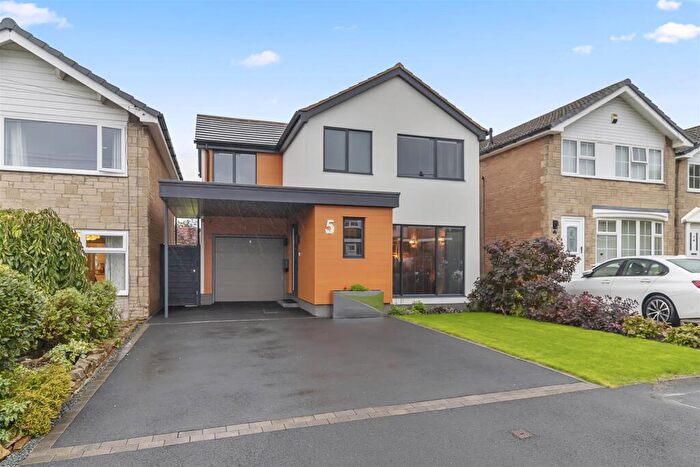 3 Bedroom Detached House For Sale In Whiteley Croft Rise, Otley, LS21