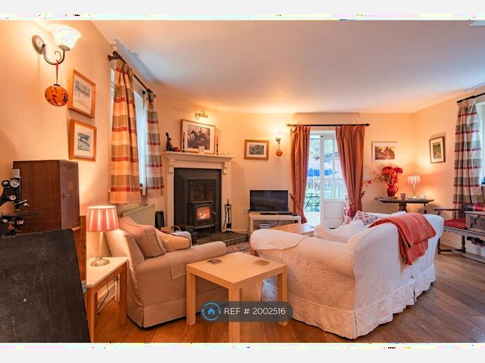 2 Bedroom Semi-Detached House To Rent In School House, Waltham, Canterbury, CT4