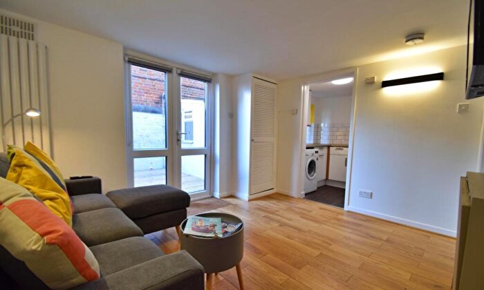 1 Bedroom Flat To Rent In Winchester City Centre, SO23
