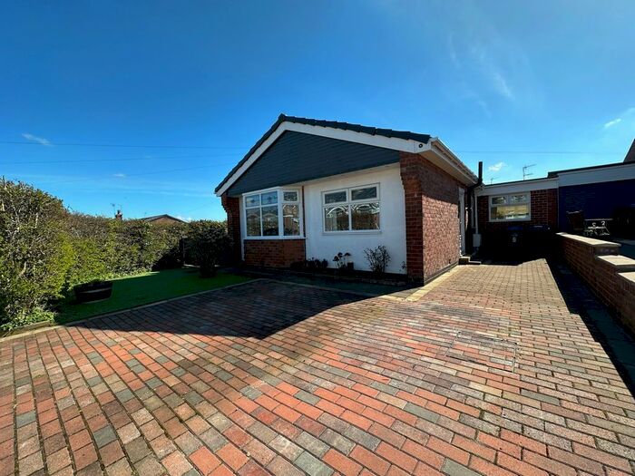 3 Bedroom Bungalow To Rent In York Crescent, Newton Hall, Durham, DH1