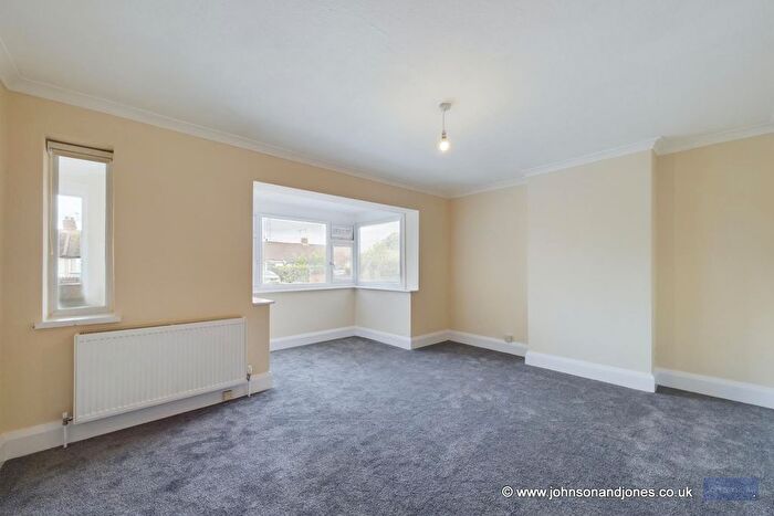3 Bedroom Semi-detached House To Rent In Fordwater Road, Chertsey, KT16