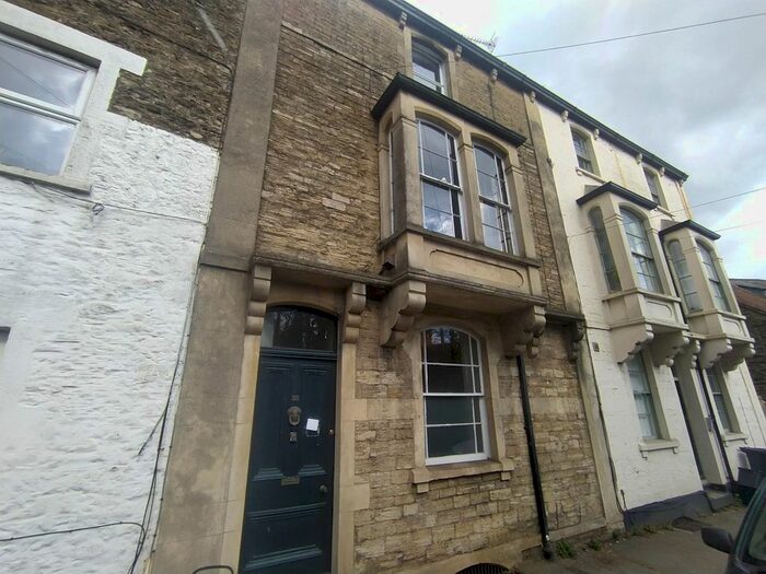 4 Bedroom Property To Rent In Christchurch Street East, Frome, BA11
