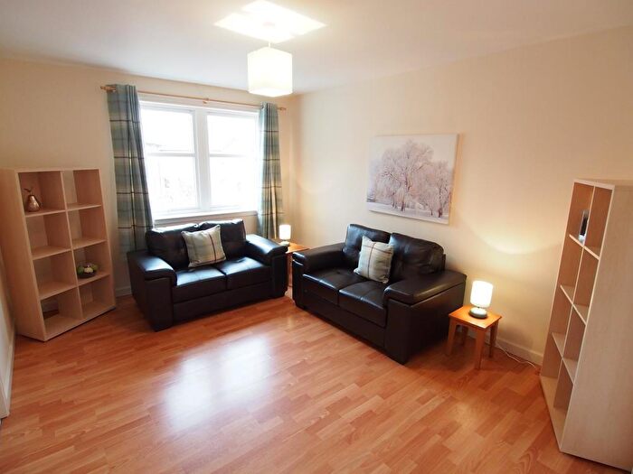 2 Bedroom Flat To Rent In Hardgate, Aberdeen, AB11