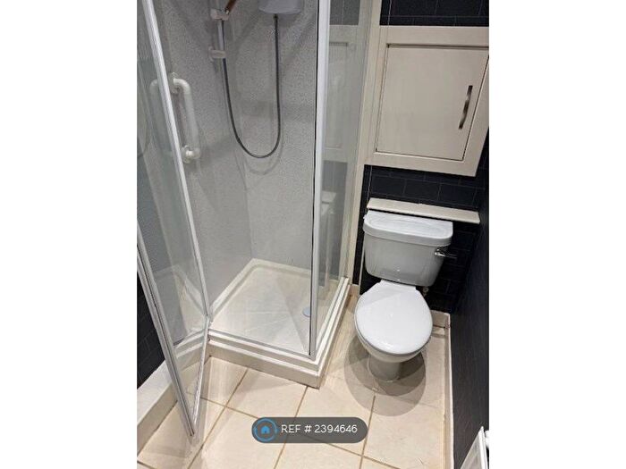 1 Bedroom Flat To Rent In Top Floor, Aberdeen, AB11