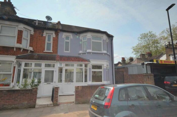 3 Bedroom End Of Terrace House To Rent In Tilbury Road, London, E6