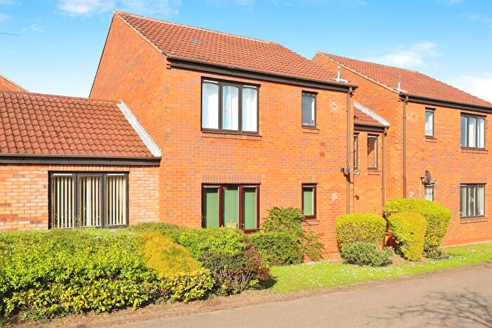 1 Bedroom Apartment For Sale In Peakes Croft, Bawtry, Doncaster, DN10