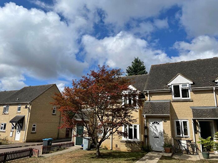 2 Bedroom Maisonette To Rent In Farm House Meadow, Witney, OX28
