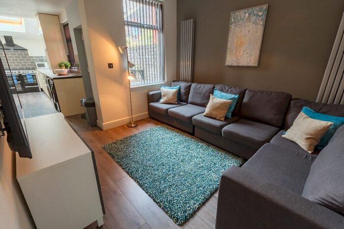 6 Bedroom Terraced House To Rent In Kelso Road, Fairfield, Liverpool, L6