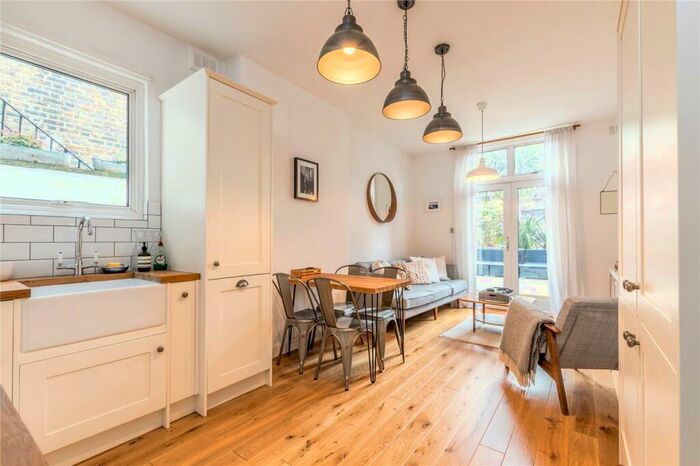 2 Bedroom Apartment To Rent In Bromar Road, Camberwell, London, SE5