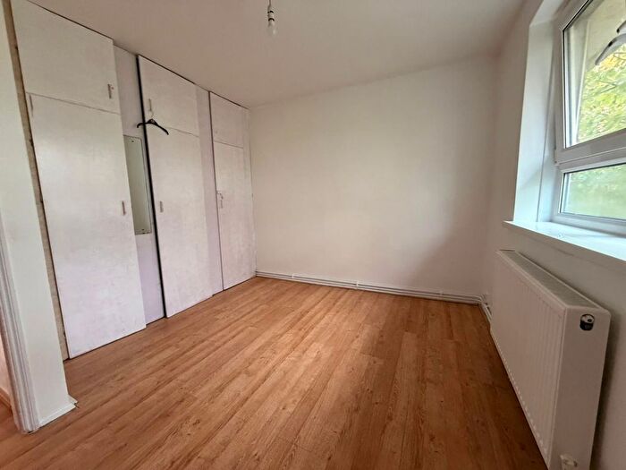 2 Bedroom Flat To Rent In Park Avenue, London, E6
