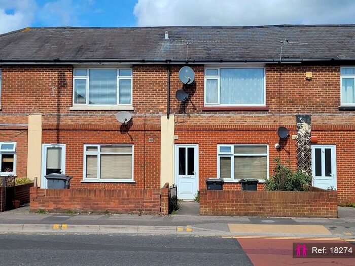 2 Bedroom Apartment To Rent In Columbia Road, Bournemouth, BH10