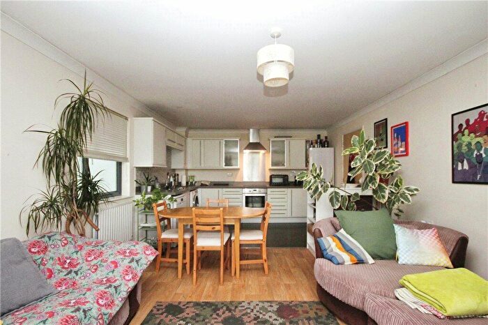 2 Bedroom Apartment To Rent In Crown Dale, London, SE19