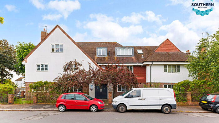 2 Bedroom Flat For Sale In Charter Court, Wigmore Road, Worthing, West Sussex, BN14