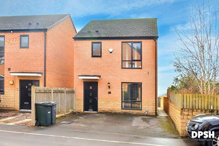 3 Bedroom Detached House For Sale In Daisy Fields, Bradford, BD2