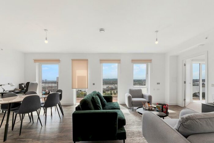 3 Bedroom Apartment To Rent In Newham London, E16