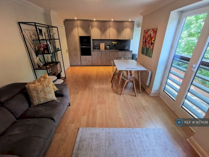 2 Bedroom Flat To Rent In Cathedral View, Winchester, SO23