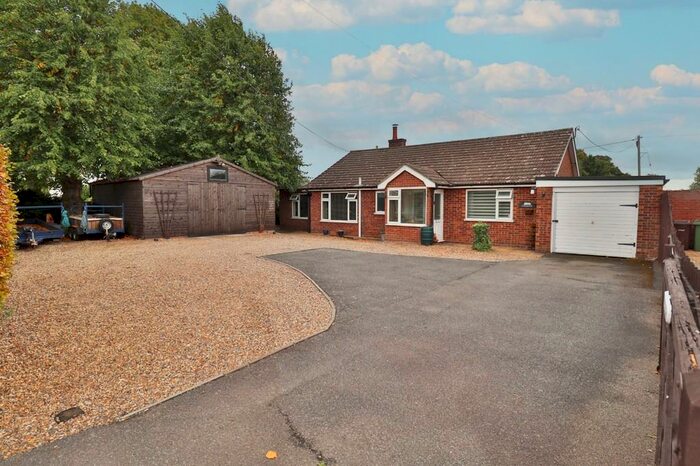 3 Bedroom Detached Bungalow For Sale In High Road, Roydon, Diss, IP22