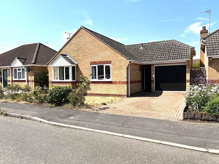 2 Bedroom Detached Bungalow For Sale In Linden Drive, Chatteris, Cambs., PE16