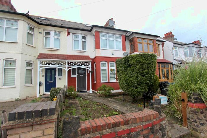 3 Bedroom Terraced House To Rent In Firs Lane, Winchmore Hill, N21
