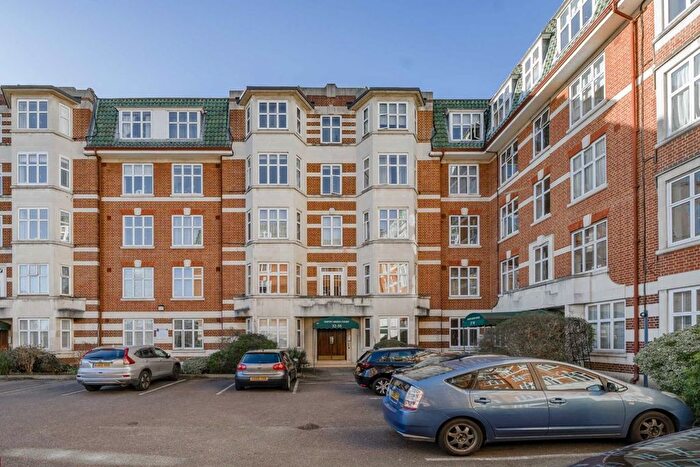 3 Bedroom Flat To Rent In Haven Green, London, W5
