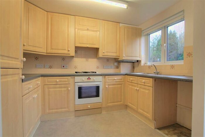 1 Bedroom Flat To Rent In Hampton Lodge, Horley RH6