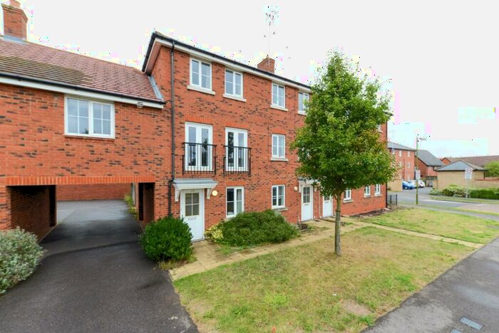 5 Bedroom Town House For Sale In Cunningham Street, Hatfield, AL10