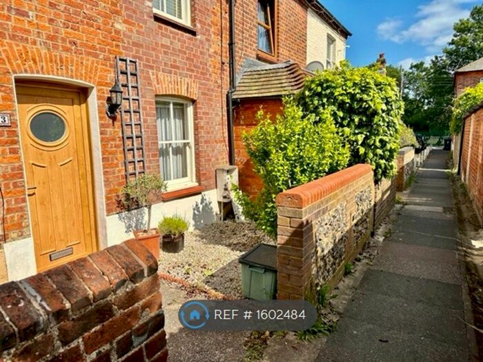 2 Bedroom Terraced House To Rent In Creswell Row, Marlow, SL7