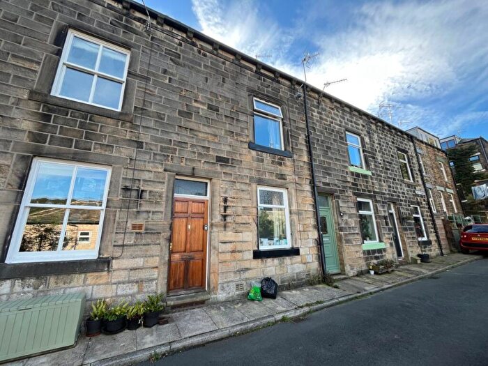 3 Bedroom Terraced House For Sale In Well Street, Todmorden, OL14