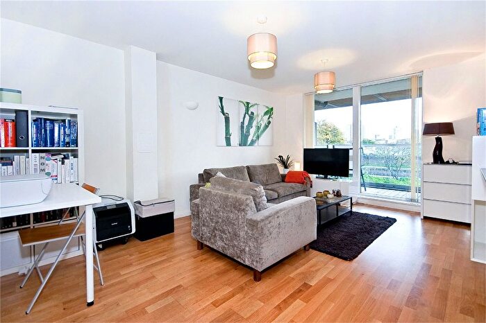 3 Bedroom Flat For Sale In Ursula Gould Way, London, E14
