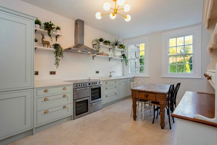 3 Bedroom Flat To Rent In Swanmore Road, Droxford, Southampton, SO32