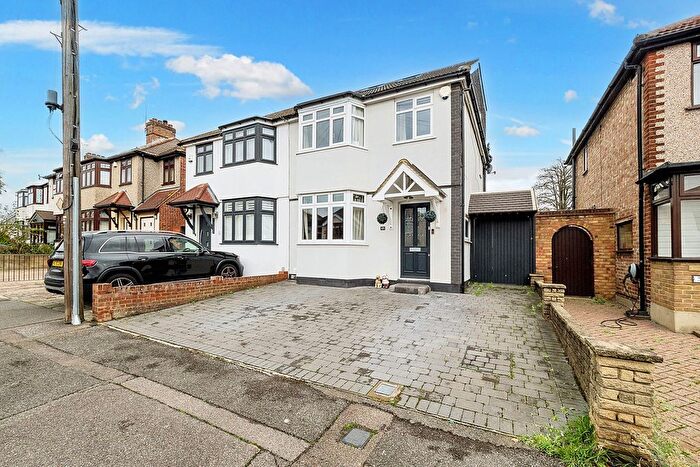 4 Bedroom Semi Detached House For Sale In Edison Avenue, Hornchurch, RM12