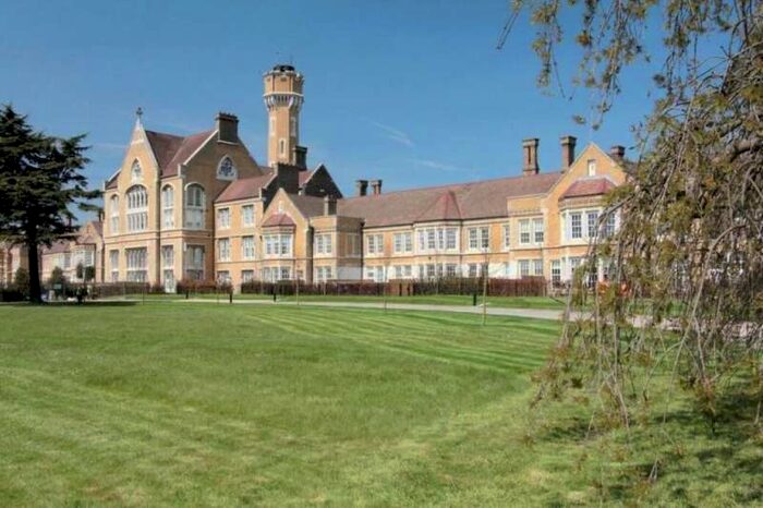 2 Bedroom Flat To Rent In Chapel Drive, Dartford, DA2