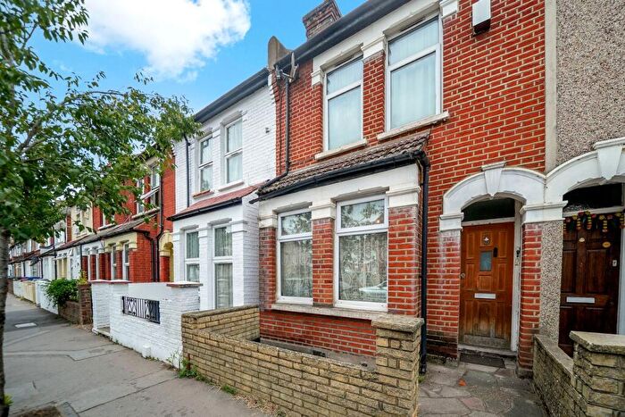 2 Bedroom Terraced House For Sale In Sutherland Road, Croydon, CR0