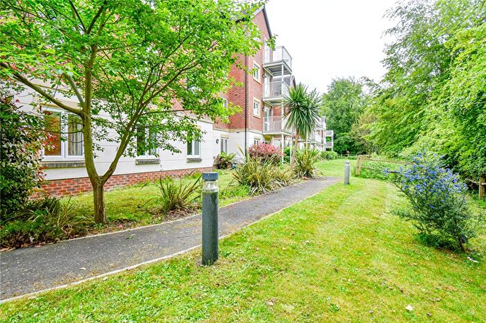 2 Bedroom Apartment For Sale In Bath Road, Devizes, Wiltshire, SN10
