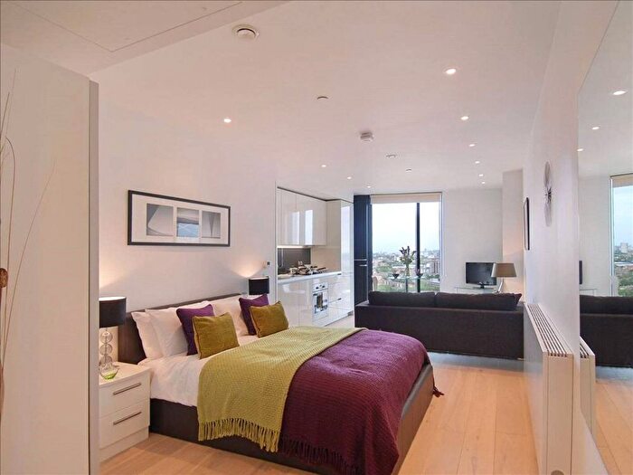 Studio To Rent In Walworth Road, Elephant And Castle, London, SE1