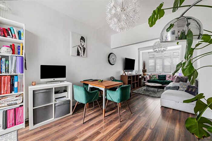 3 Bedroom Terraced House For Sale In Collingwood Road, Sutton, SM1