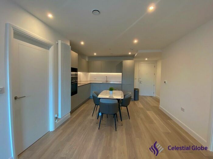 2 Bedroom Apartment To Rent In Seagull Lane, London, E16