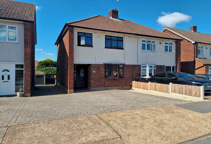 3 Bedroom Semi-Detached House To Rent In Rutland Drive, Hornchurch, Essex, RM11