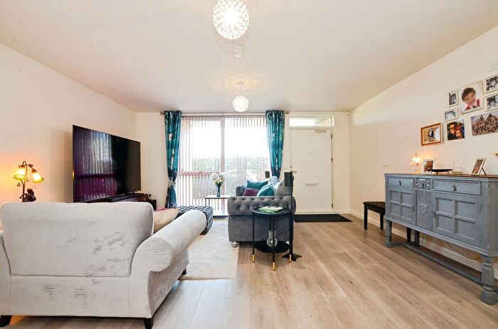 2 Bedroom Flat For Sale In Hargrave Drive, Harrow, HA1