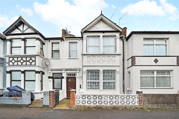 3 Bedroom Terraced House For Sale In West End Avenue, Leyton, London, E10