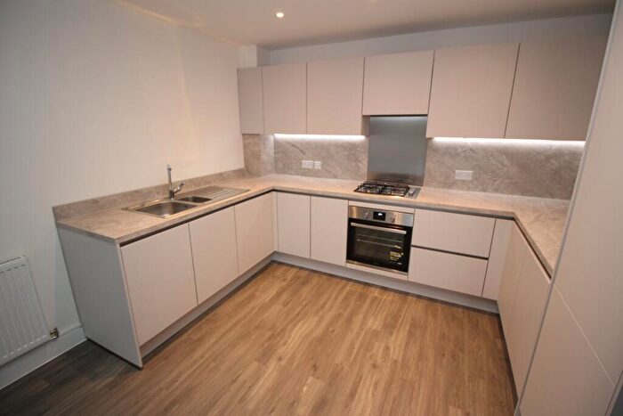 1 Bedroom Flat To Rent In Suffield Lodge, Suffield Hill, High Wycombe, HP11