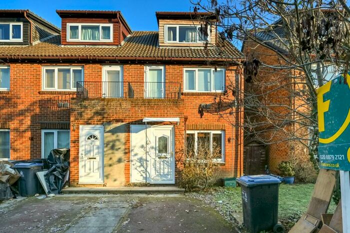 1 Bedroom Maisonette To Rent In Glenbuck Road, Surbiton, KT6