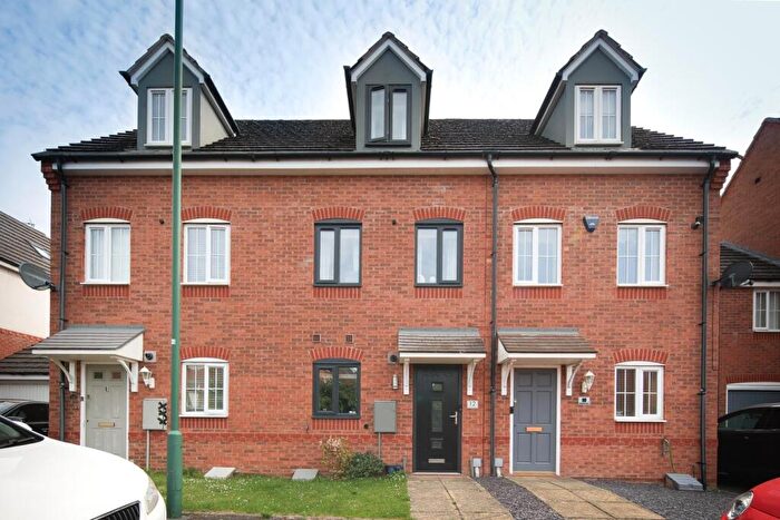 3 Bedroom Town House For Sale In Buckden Close, Chelmsley Wood, Birmingham, B37